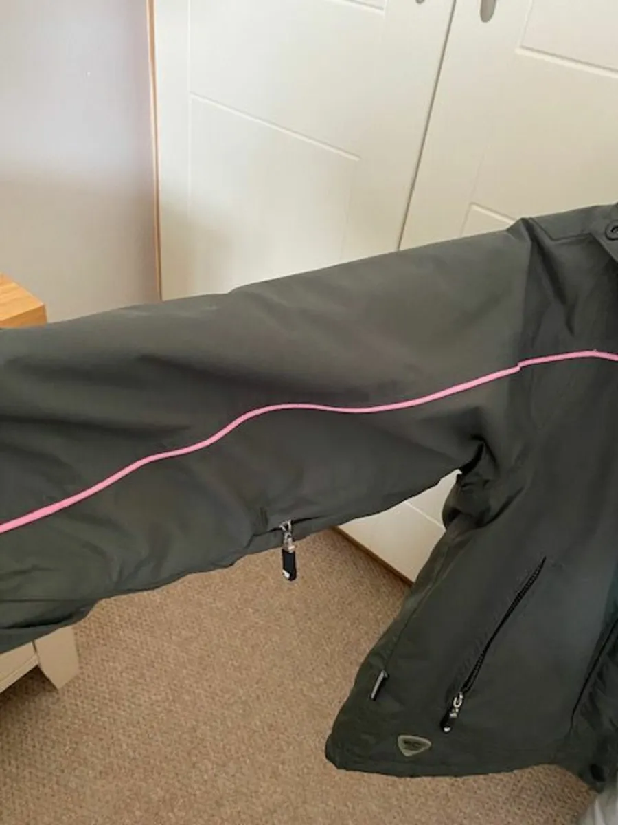 ladies ski jacket - Image 4