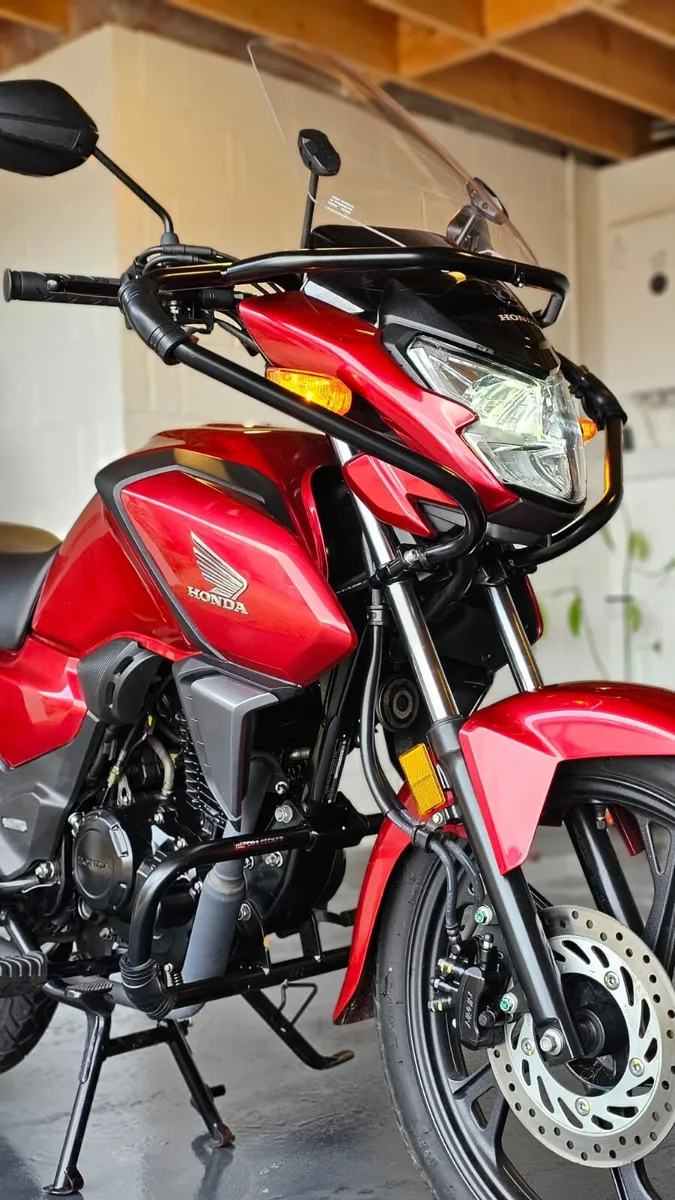 Honda CBF 125 Mint Condition with Extras - Image 3