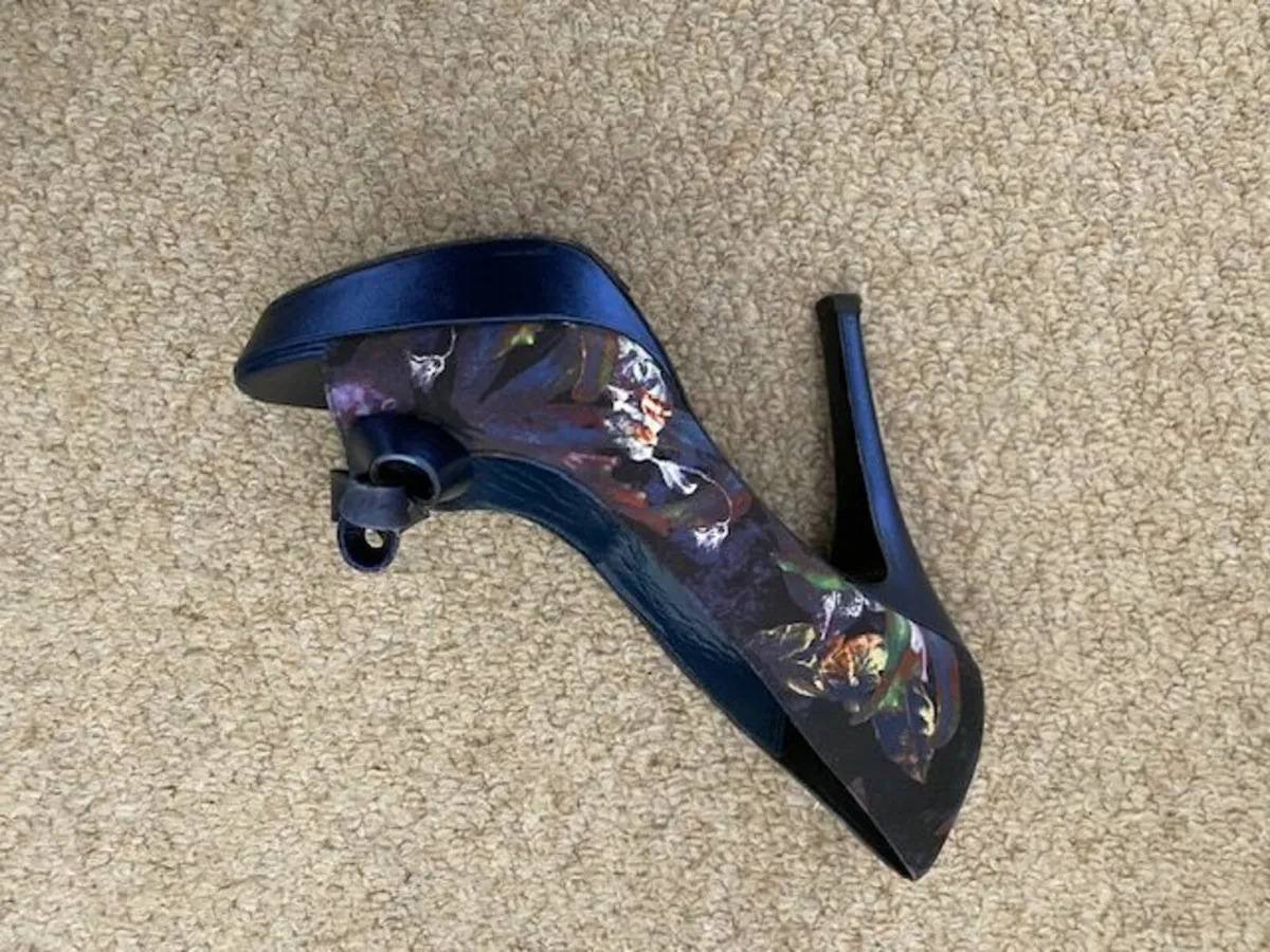 Ladies shoes - karen Millen - Image 4