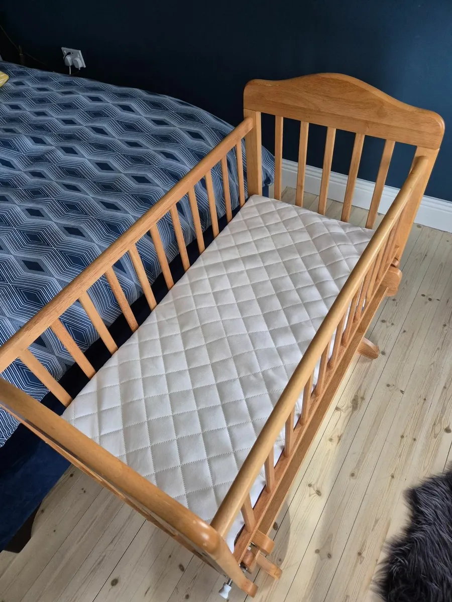 Rocking baby crib - Image 2