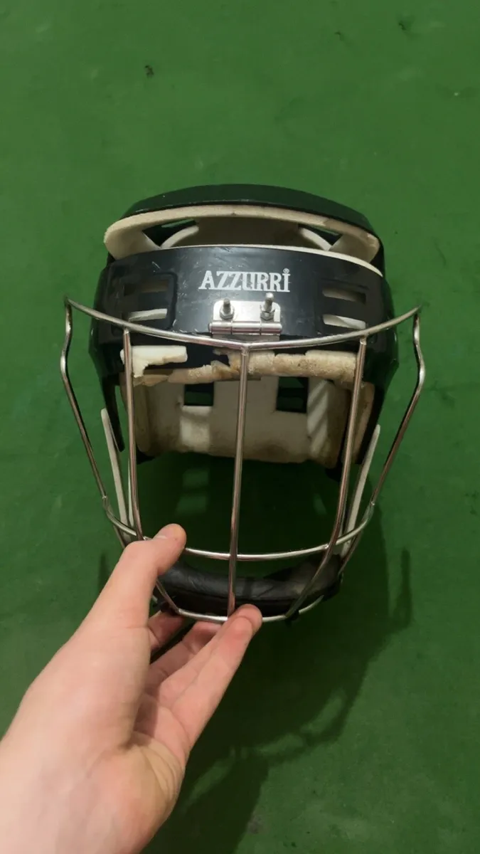 Hurling helmet - Image 4