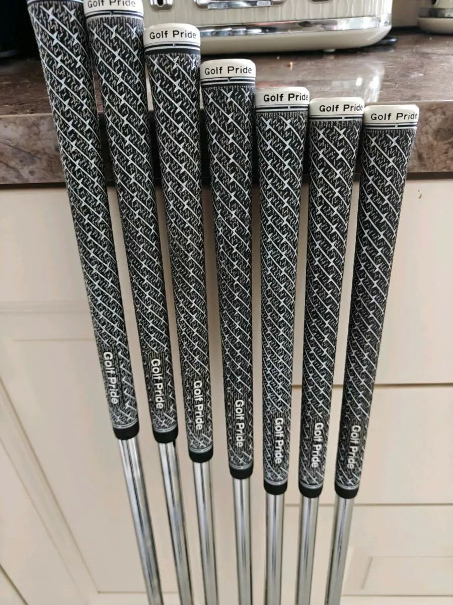 Titleist T200 irons - Image 3