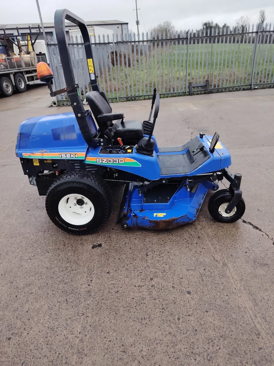 2018 ISEKI Lawnmower kubota diesel 647 hours - Image 3