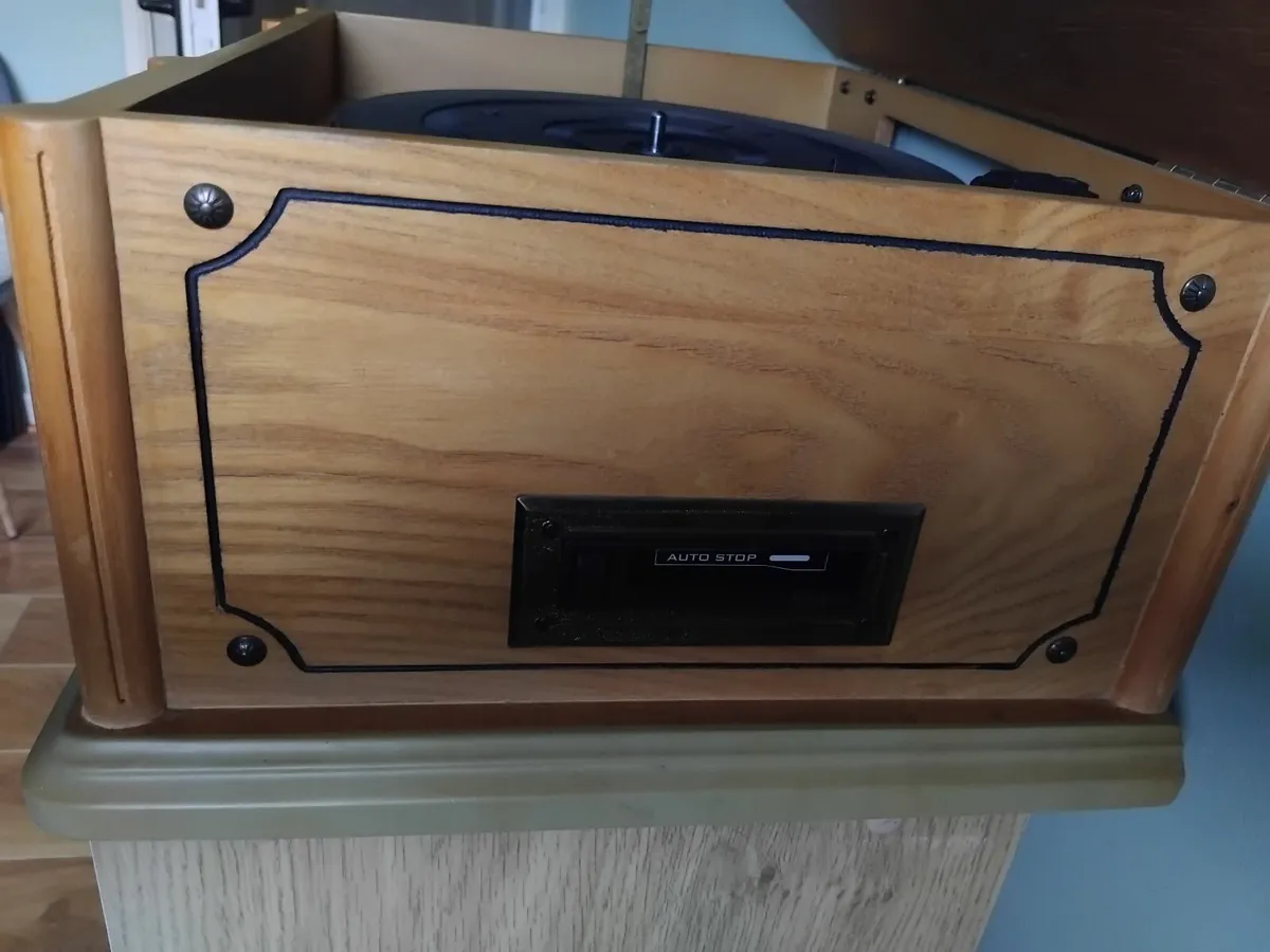 Record Player - Image 3