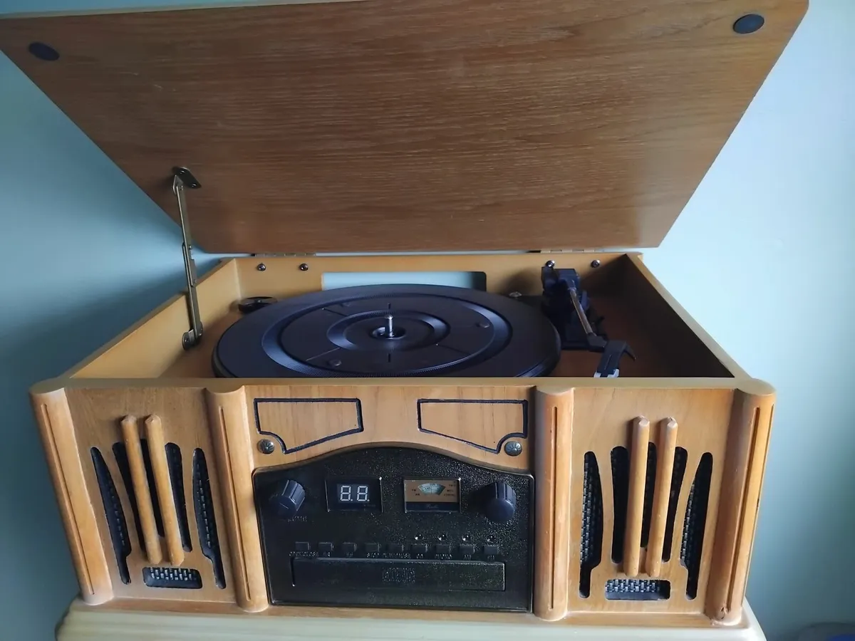 Record Player - Image 2