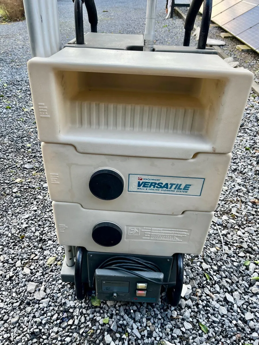 Cleaning equipment -Wall & Ceiling cleaning system - Image 1