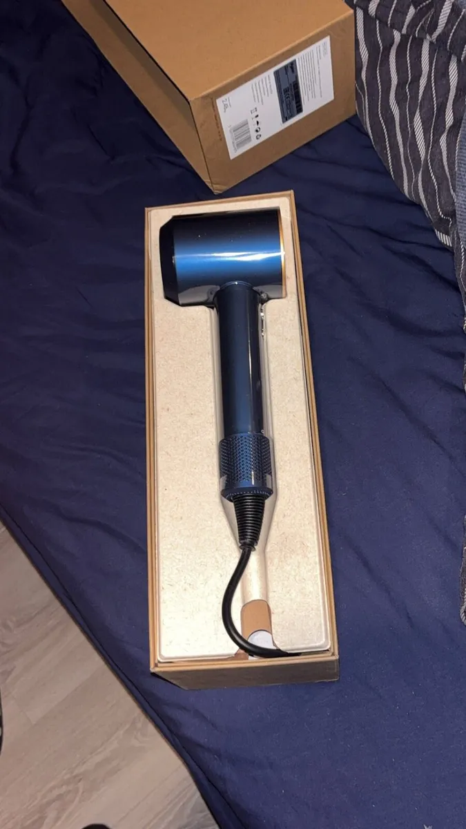 Dyson supersonic hairdryer - Image 3