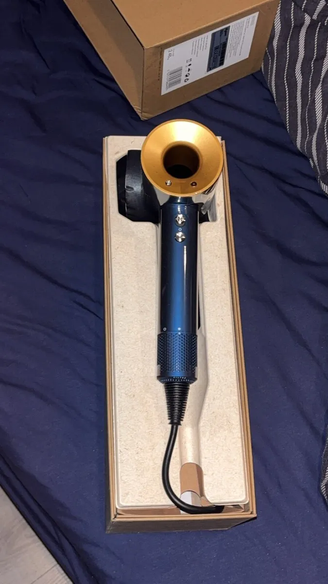 Dyson supersonic hairdryer - Image 4