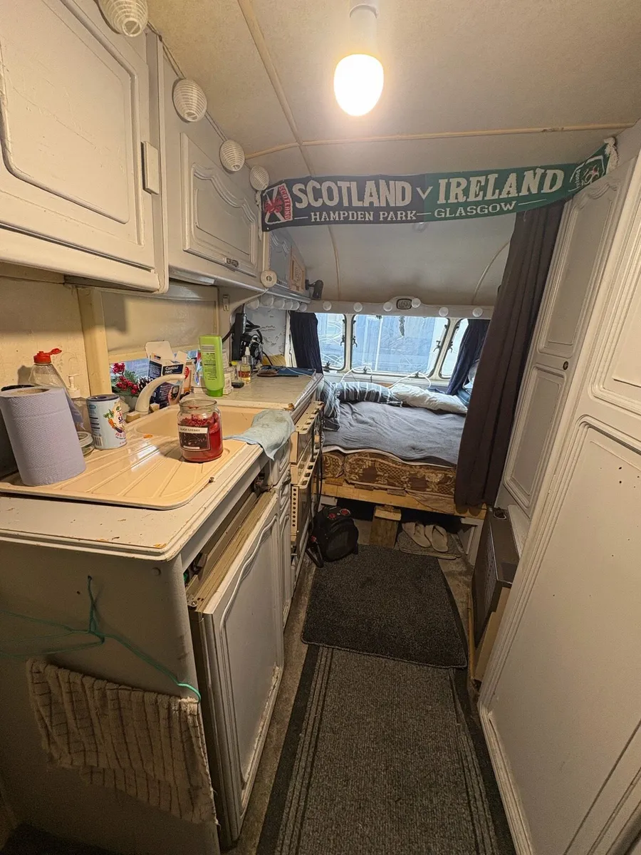 Caravan - Image 2