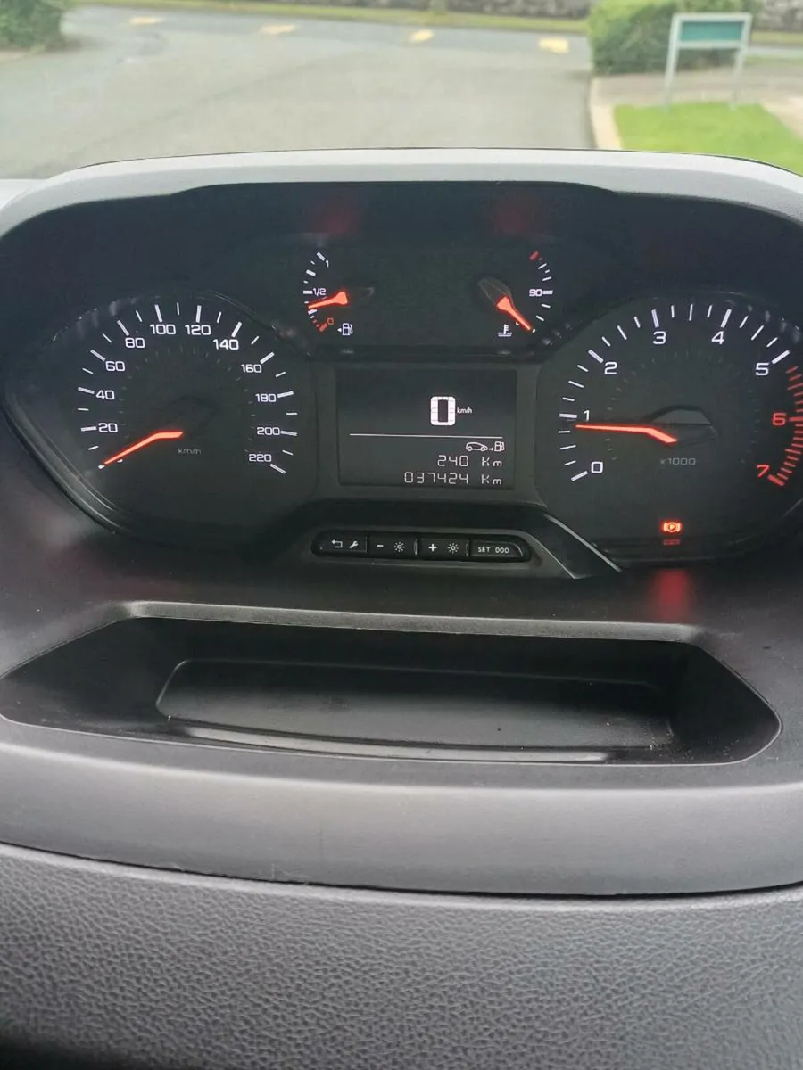 Peugeot Partner 2022 - Image 2