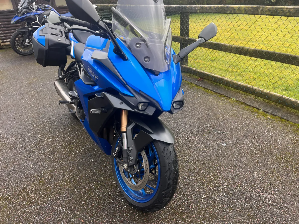 Suzuki GSX 1000 GT 2023 - Image 2