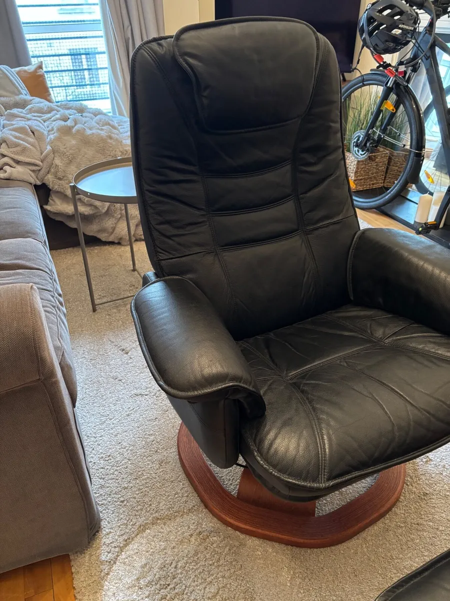 Leather reclining chair & matching foot stool - Image 2