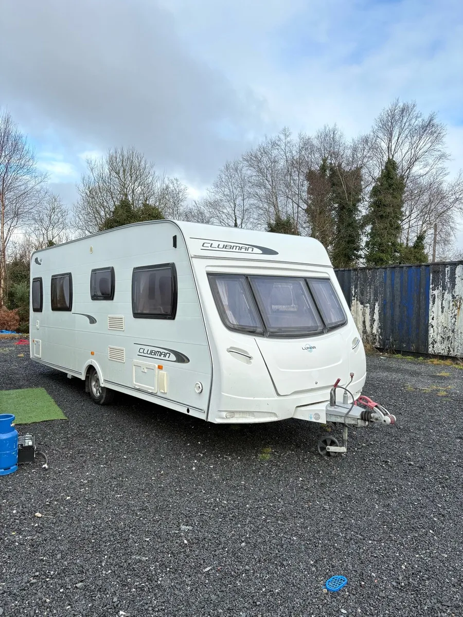 2012 Lunar Clubman 4 Berth Island Bed Caravan - Image 2