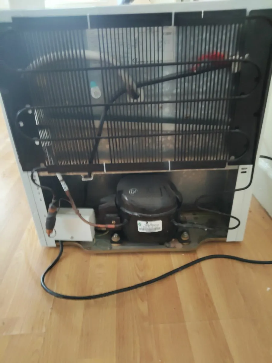 Second Hand Powerpoint Mini Fridge For Sale - Image 4