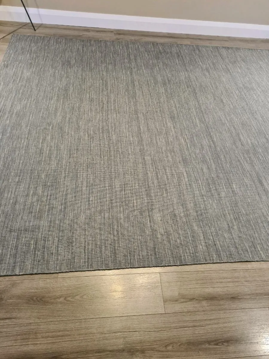 200cm x 300cm loom rug - Image 2