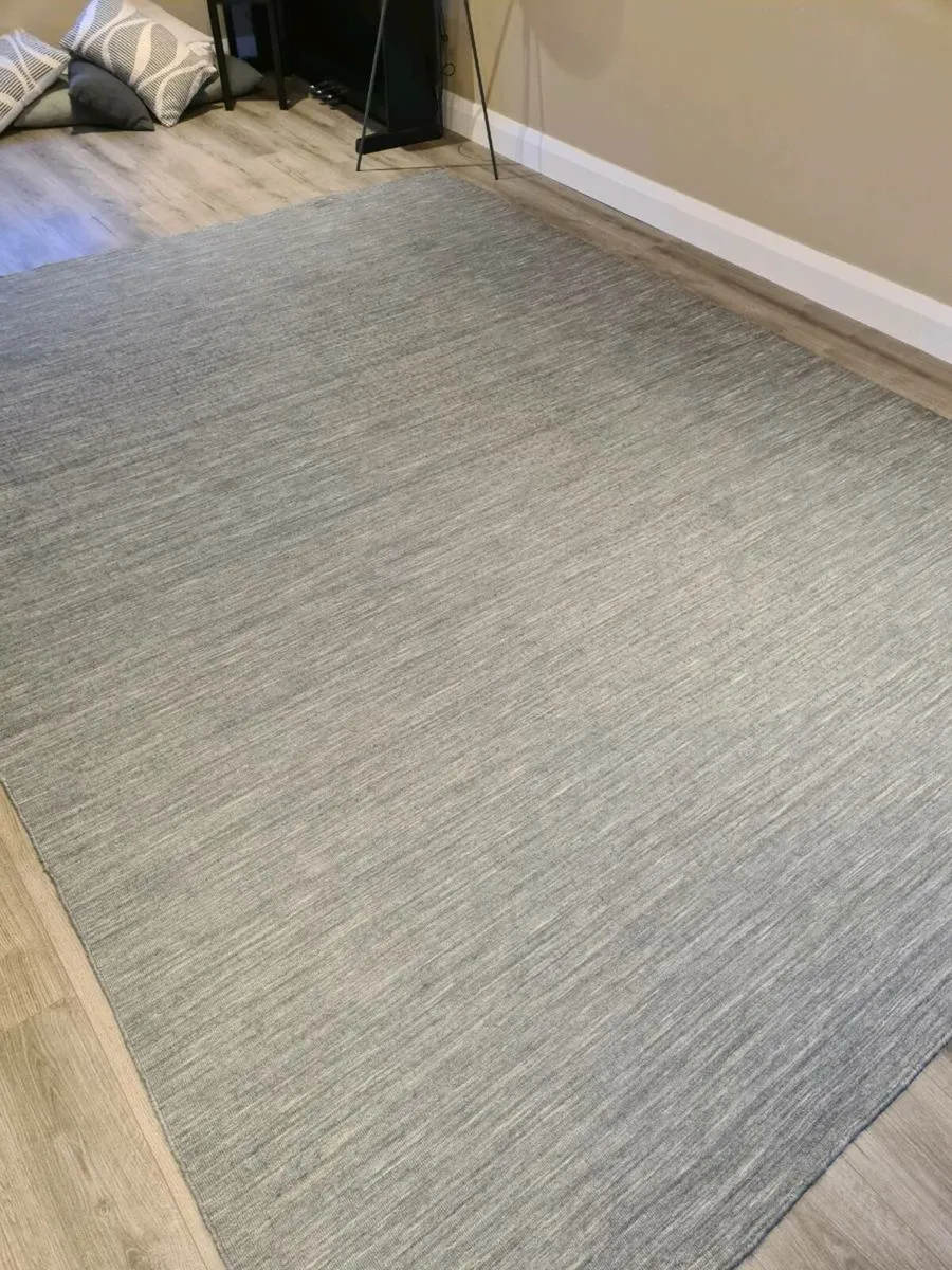 200cm x 300cm loom rug - Image 3