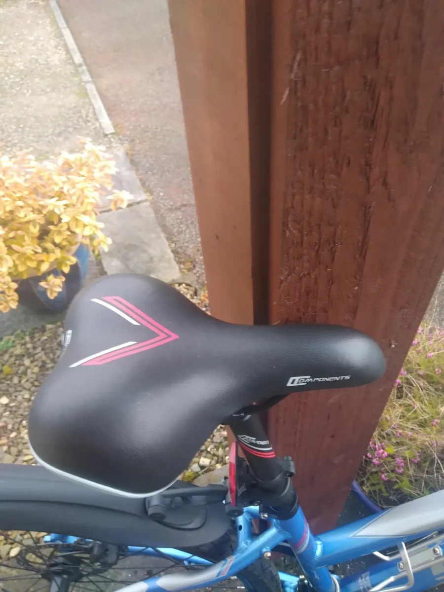 Ladys Carerra Hybrid Bike New - Image 2