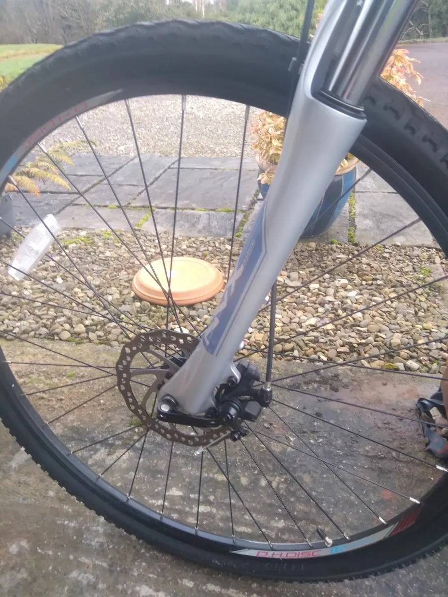 Ladys Carerra Hybrid Bike New - Image 4