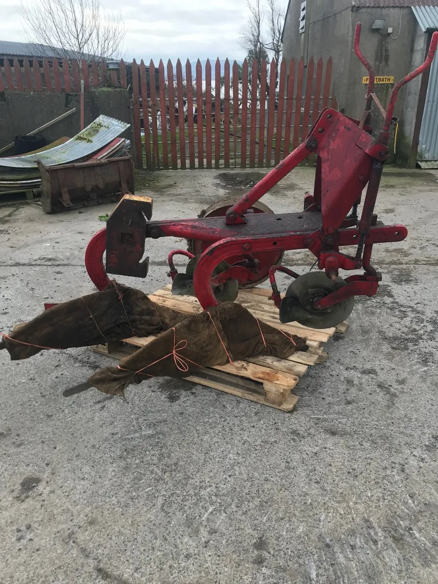 David Brown 2 furrow plough - Image 2