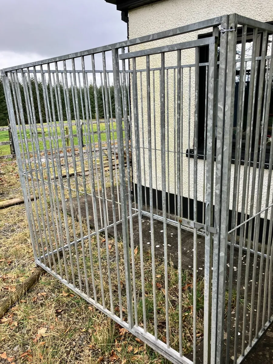 Heavy-Duty Galvanised Dog Cage / Kennel - Image 3
