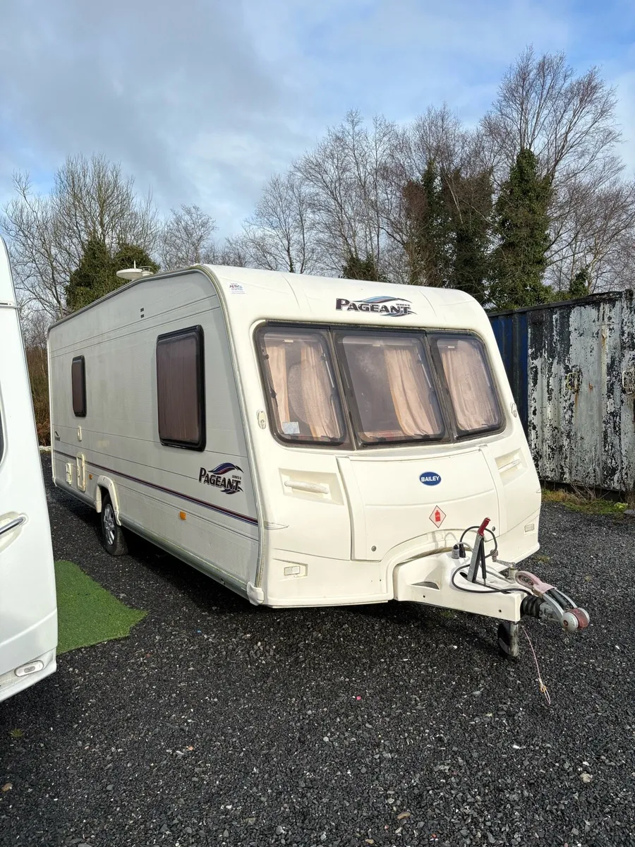 2006 Bailey Pageant 4 Berth Fixed Bed Caravan - Image 2
