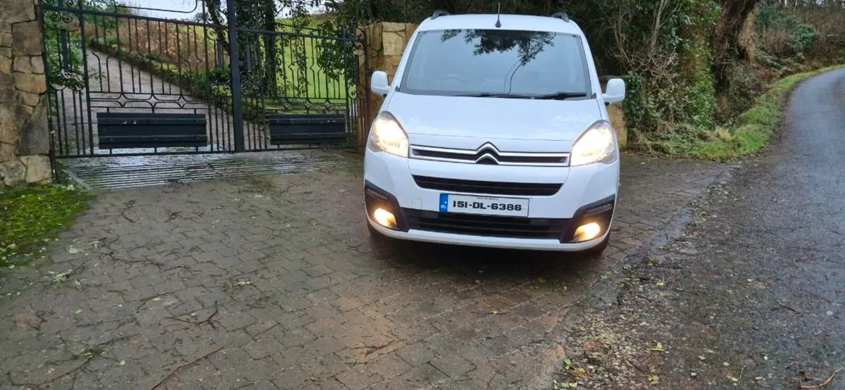 2015 Citreon Berlingo LUX model - Image 1