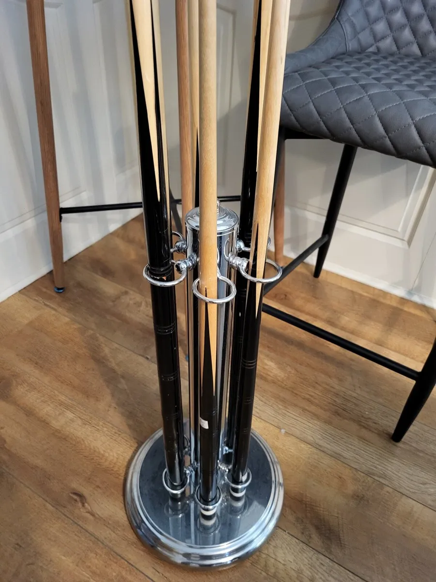 Professional pool table and accessories - Image 4