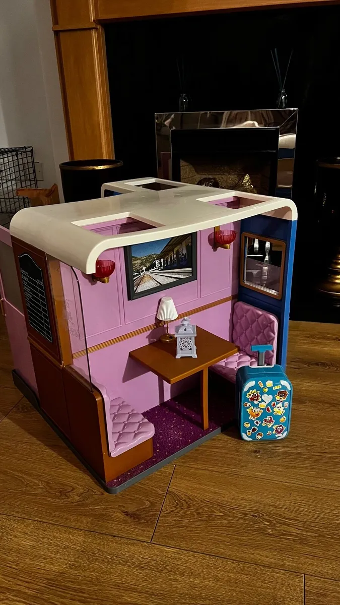 Dolls train Our Generation - Image 1