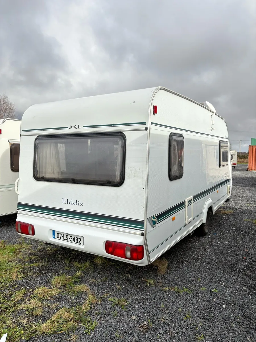 Elddis Cyclone 5 Berth + Awning Caravan - Image 3