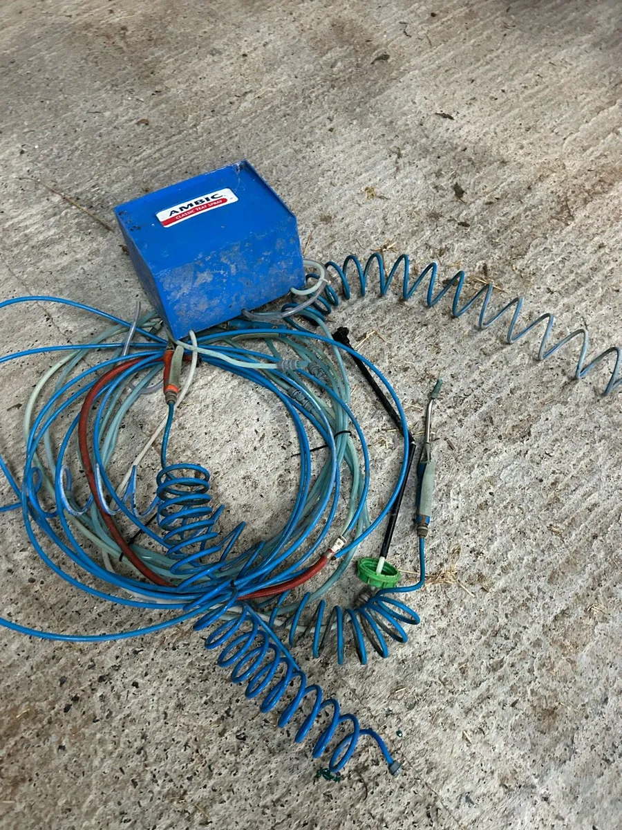 Teat sprayers and plate cooler - Image 2