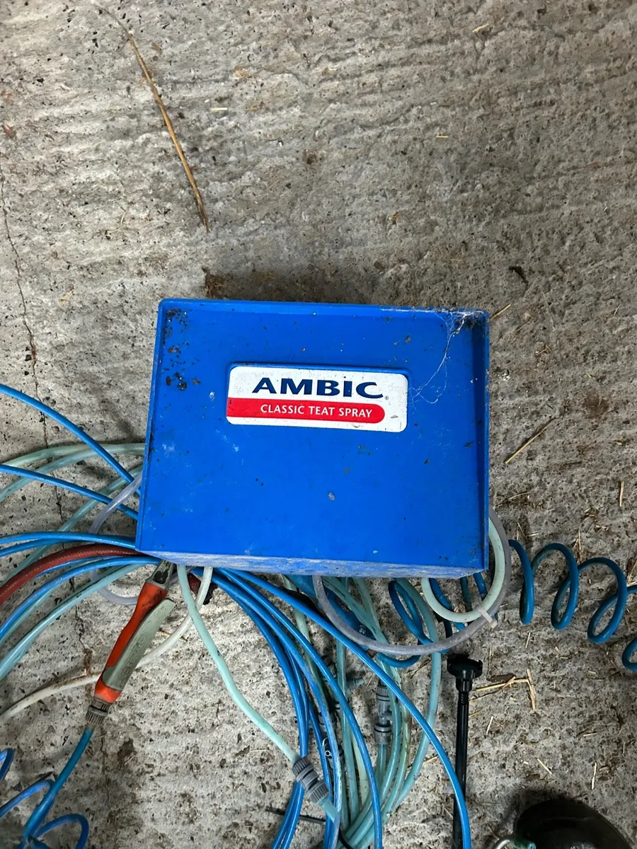 Teat sprayers and plate cooler - Image 1