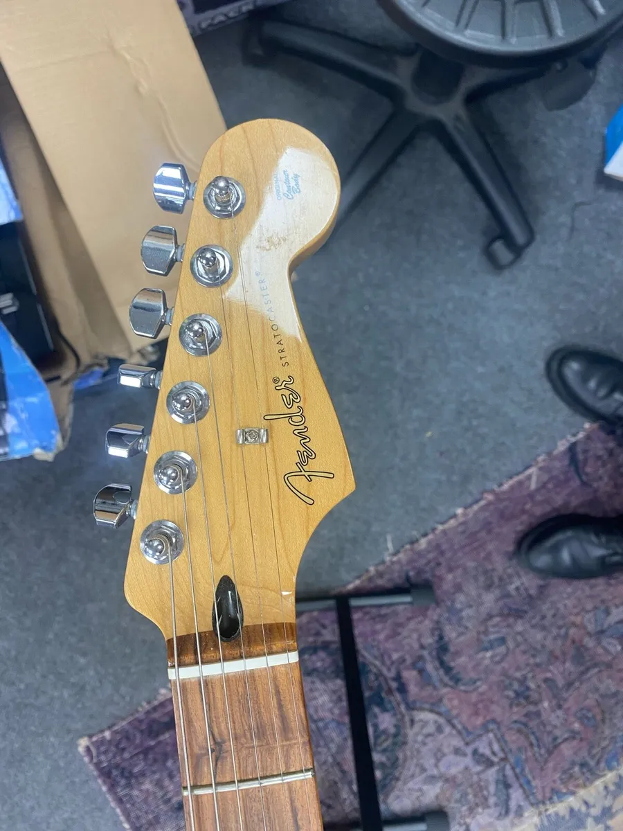 Fender Stratocaster - Image 2