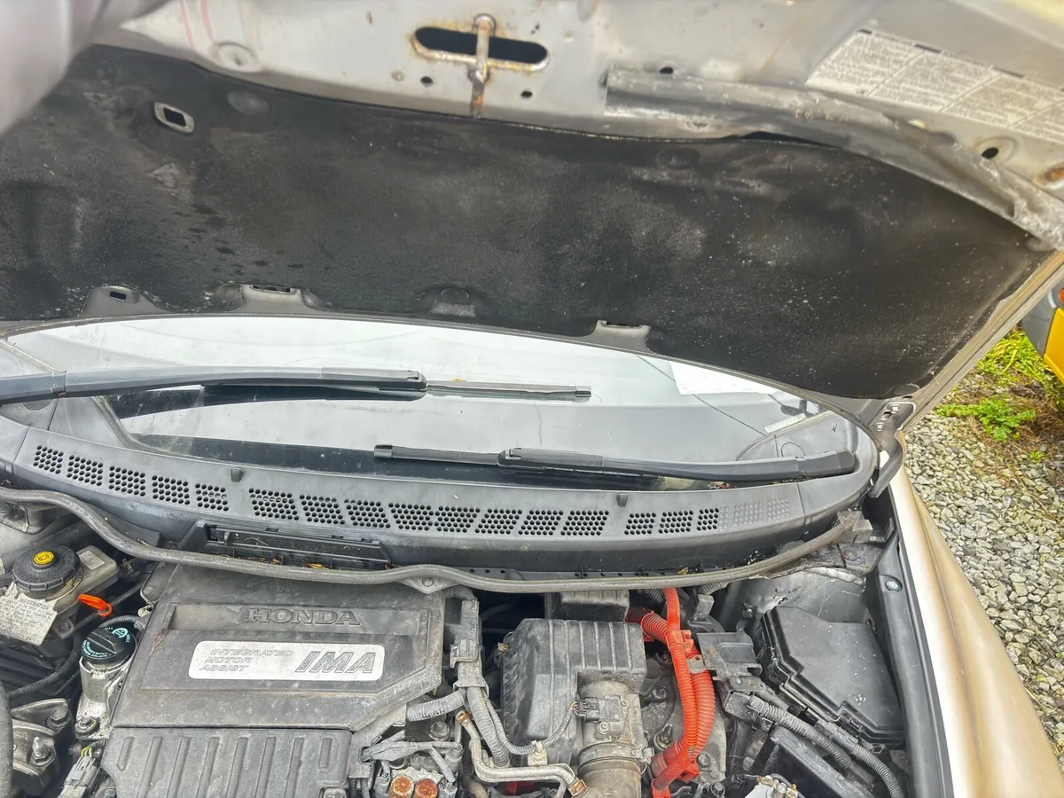 Honda Civic 2008 for parts - Image 2