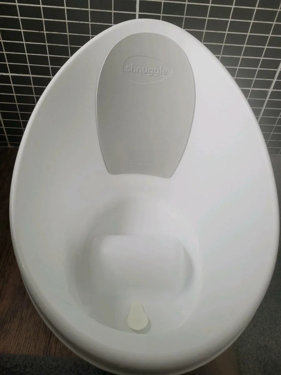 Shnuggle bath and baby bath seat - Image 1