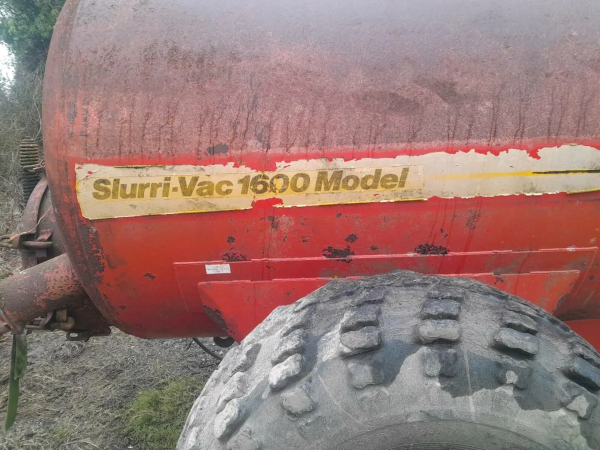 Slurry tanker - Image 1