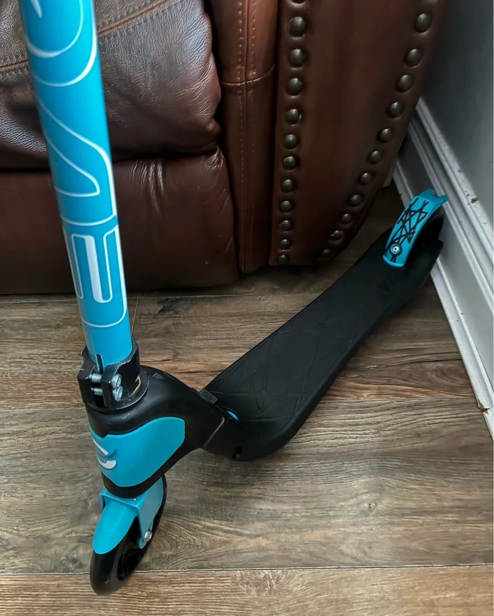 Kids scooter - Image 2