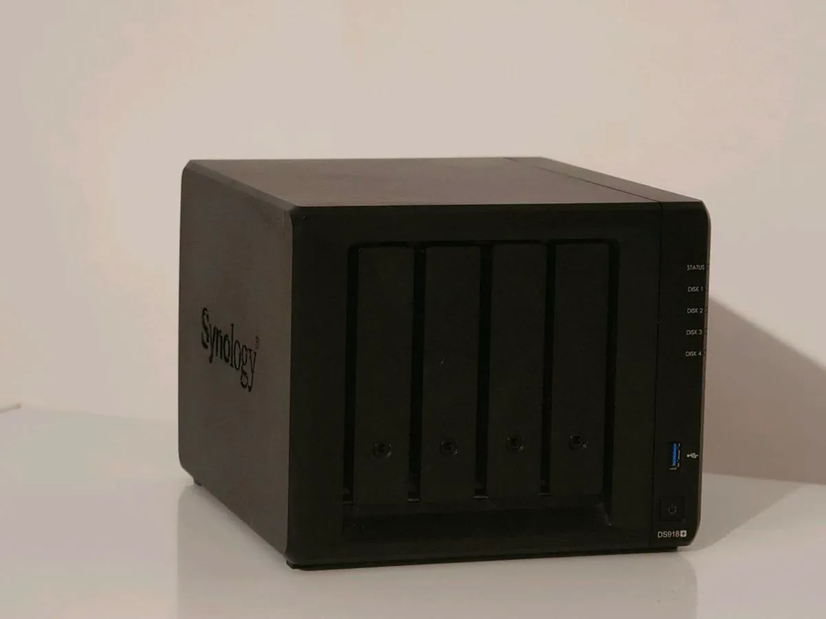 Synology DS918+ with Enterprise HGST Drives – 32TB - Image 1