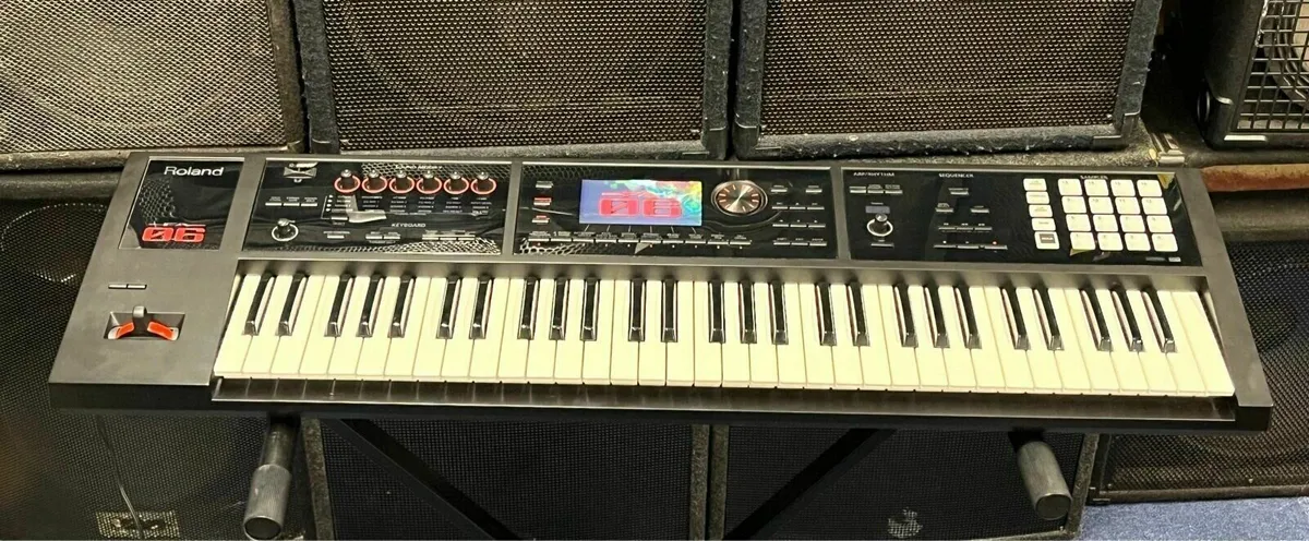 Roland FA 06 Music Workstation - Image 2