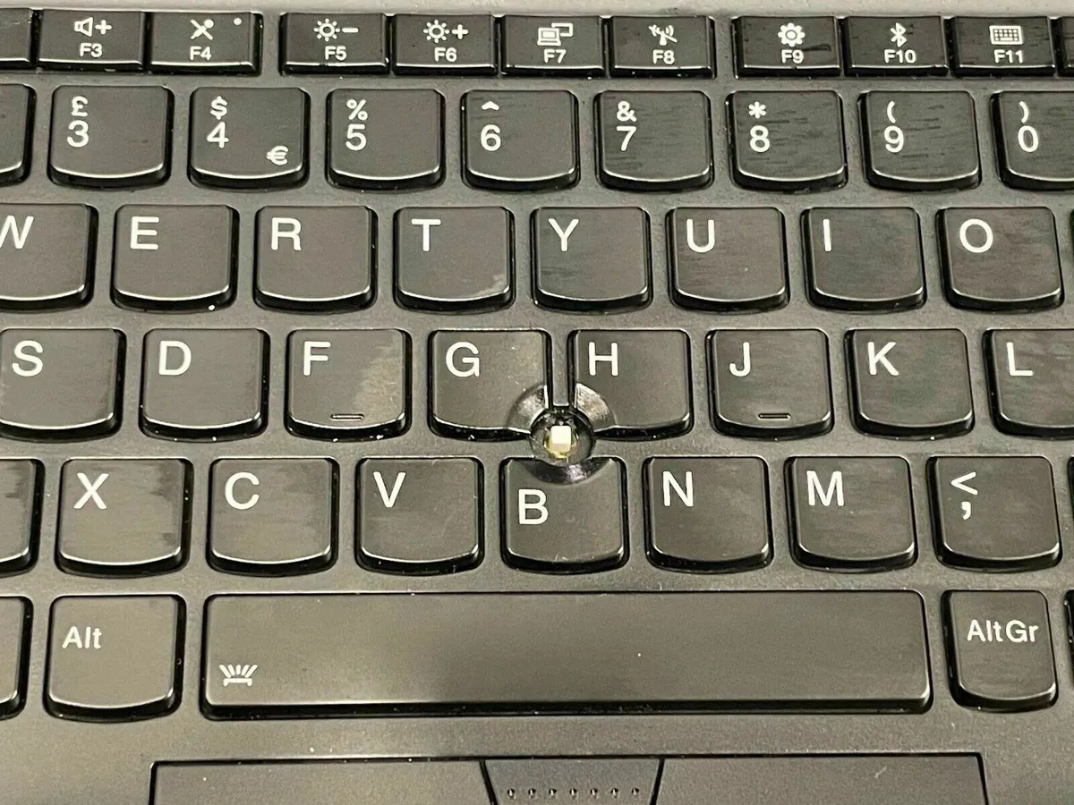 Lenovo Thinkpad X390 - Image 2