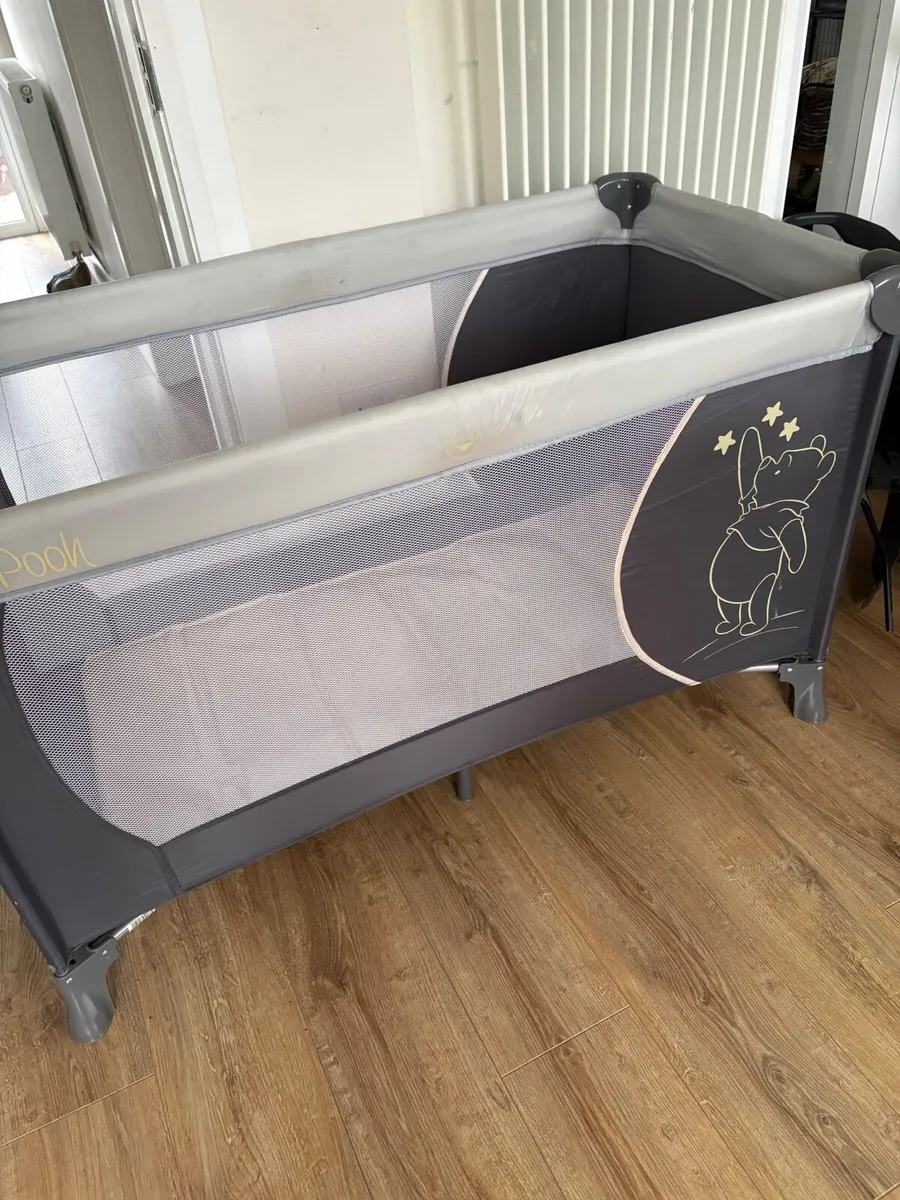 Travel cot - Image 2