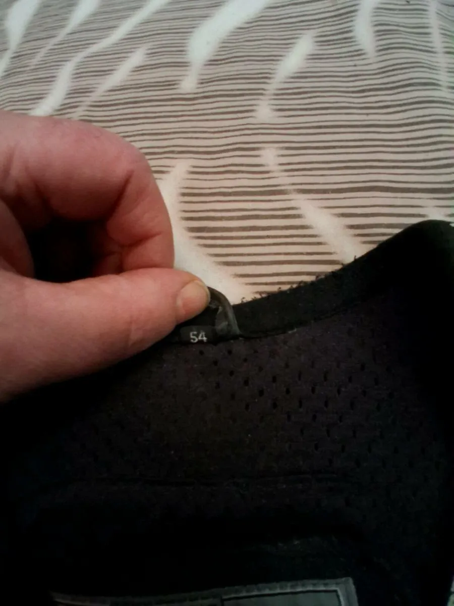 Motorbike jackets and gloves - Image 3