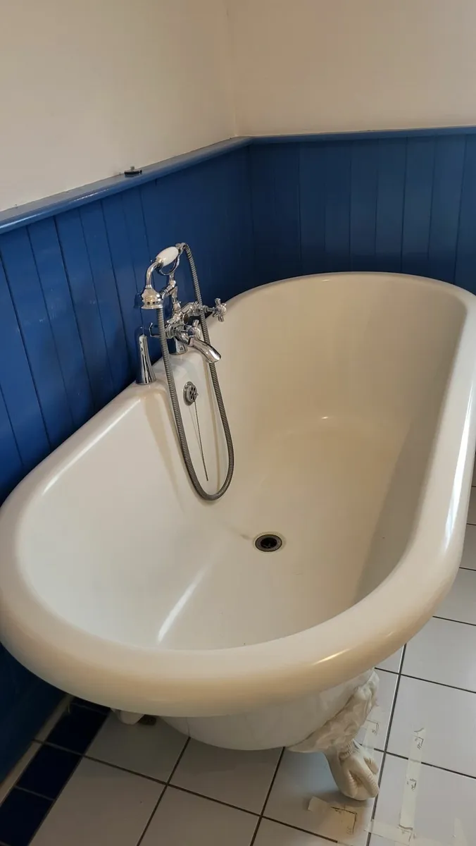 Free Standing Bath - Image 1