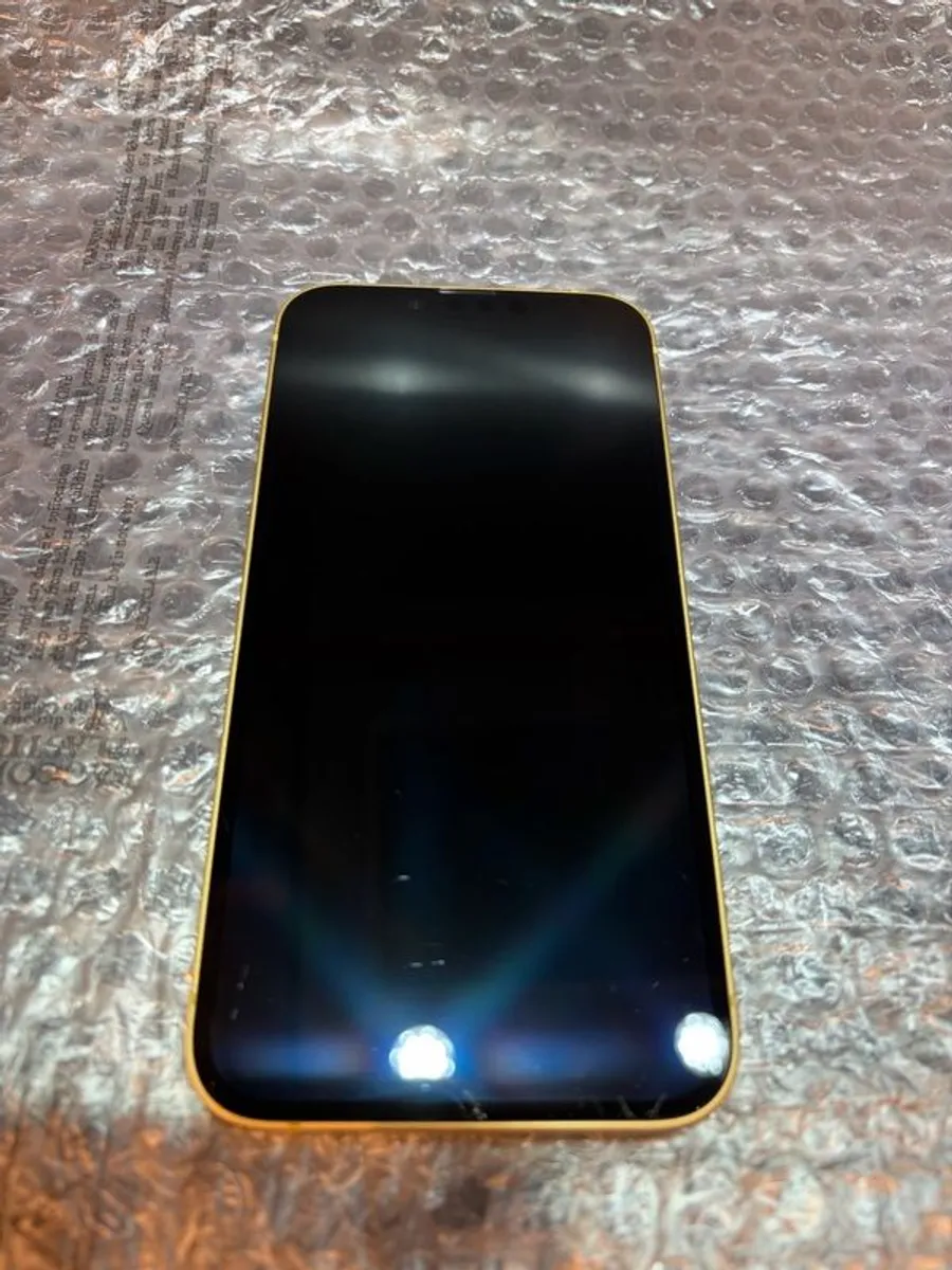 iPhone 14 gold - Image 1