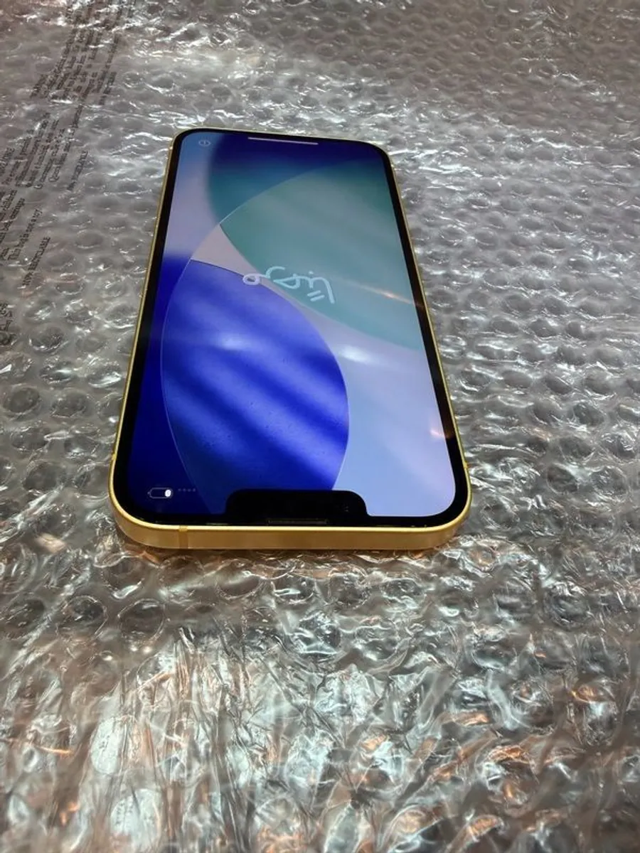 iPhone 14 gold - Image 4