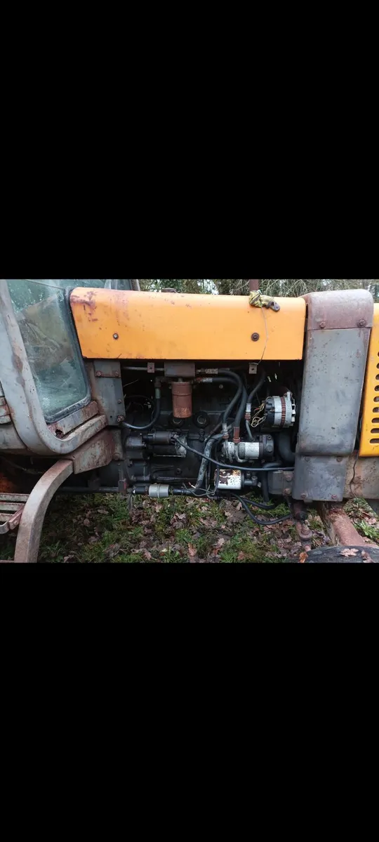 Renault tractor - Image 2