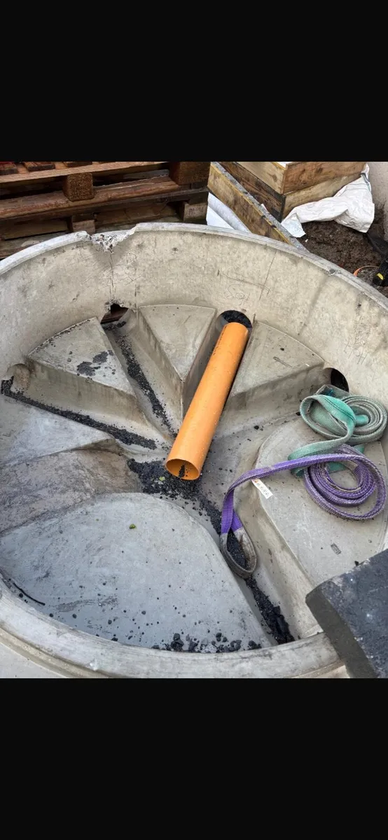 Condron Universal Manhole Base