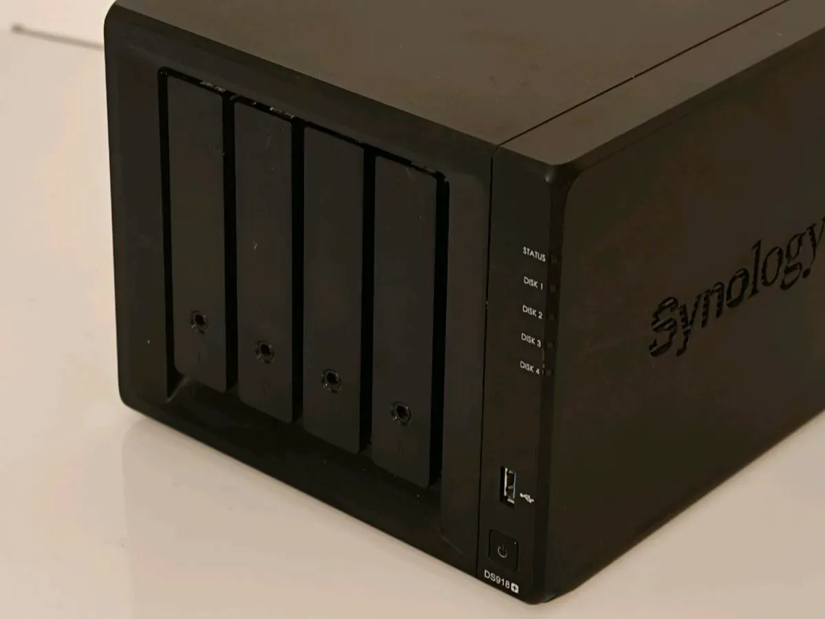 Synology DS918+ with Enterprise HGST Drives – 32TB - Image 2