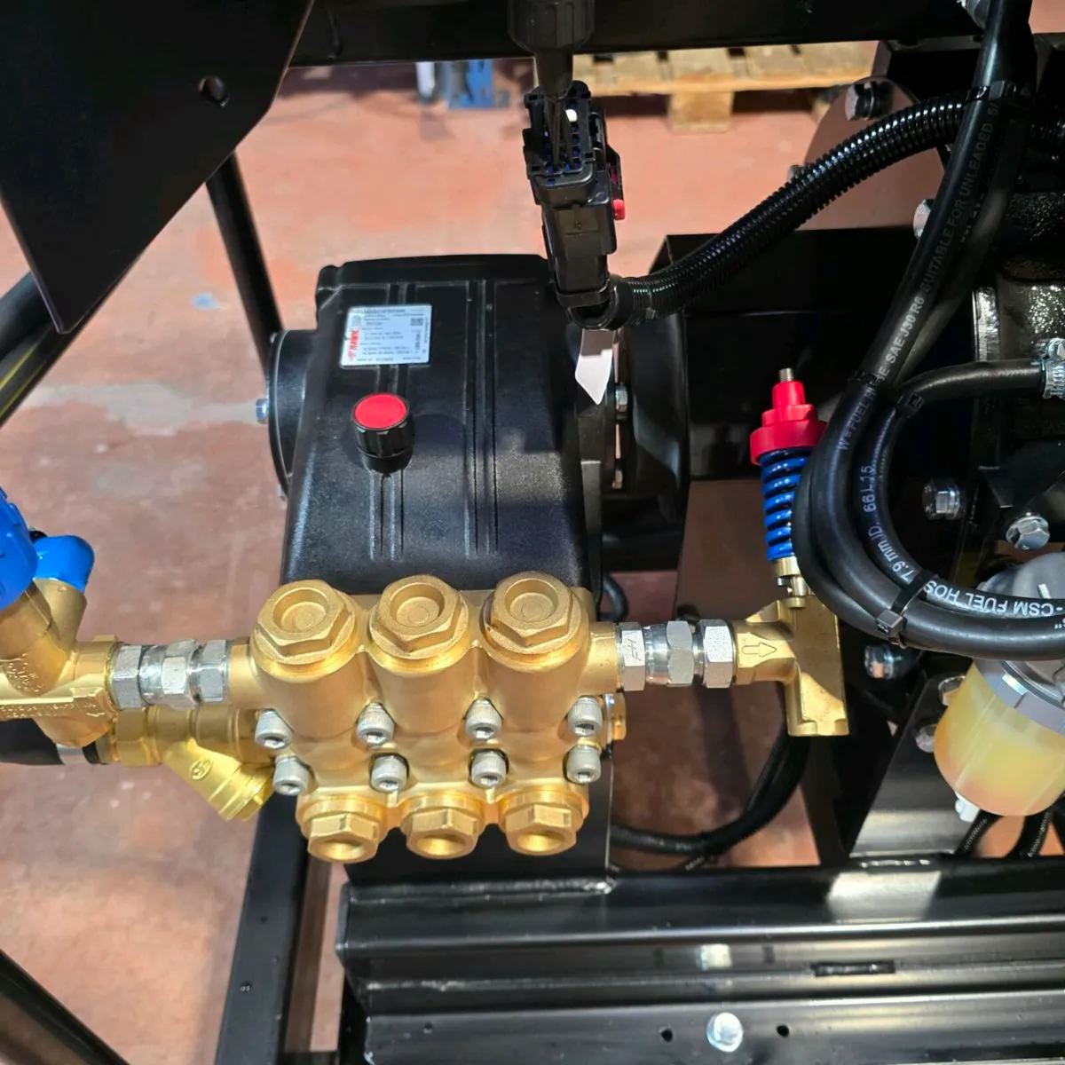 3-Cylinder Izuzu Diesel Power Washer - Image 3