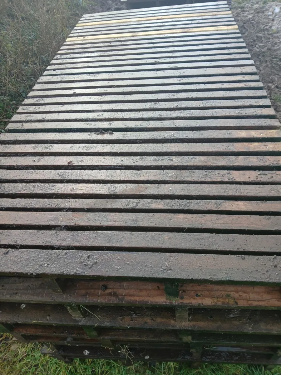 Sheep slats - Image 1