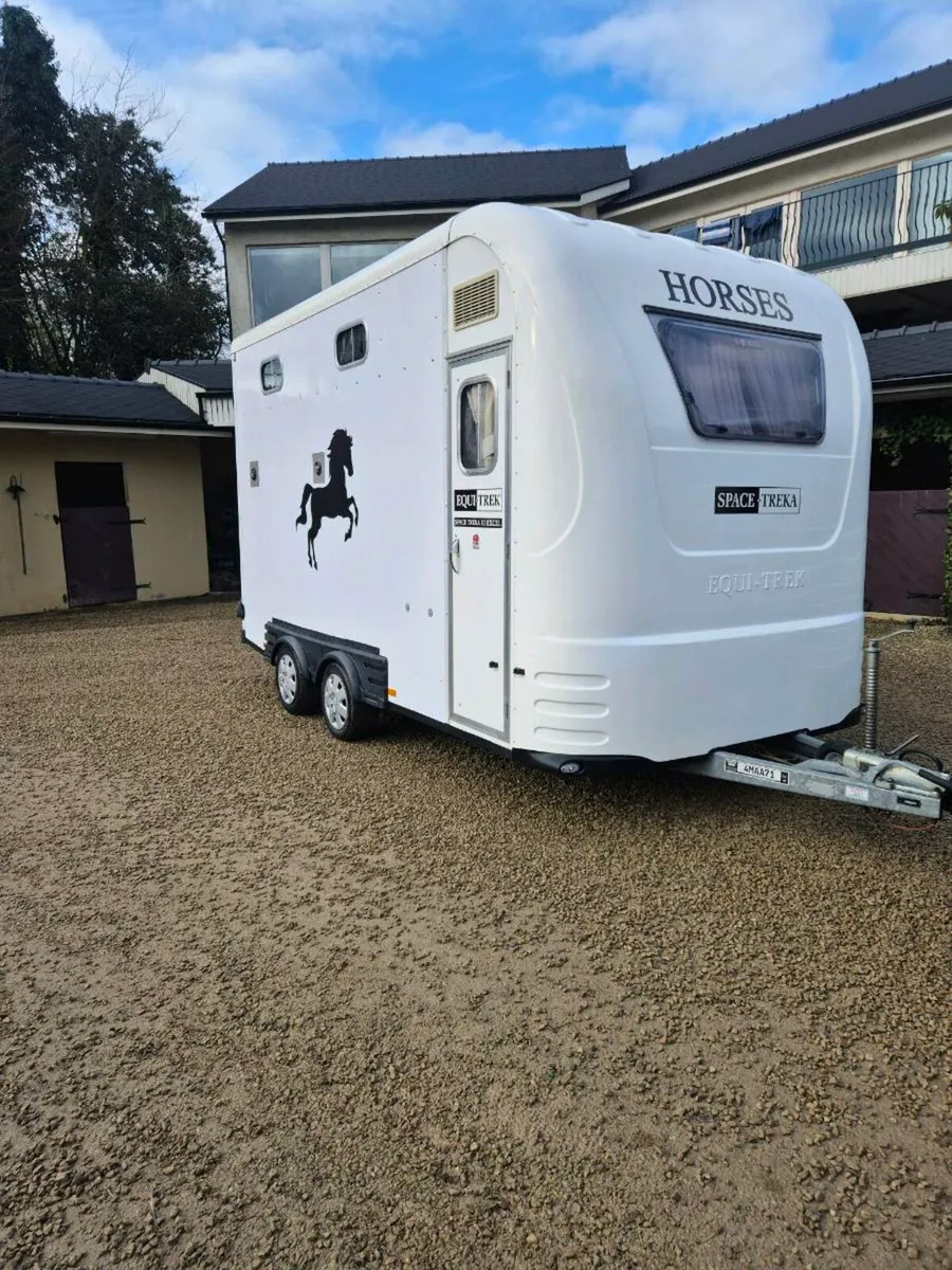 Space-treka - Image 1